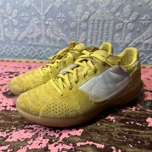 NIKE Women’s yellow street gato sneakers sz 8.5